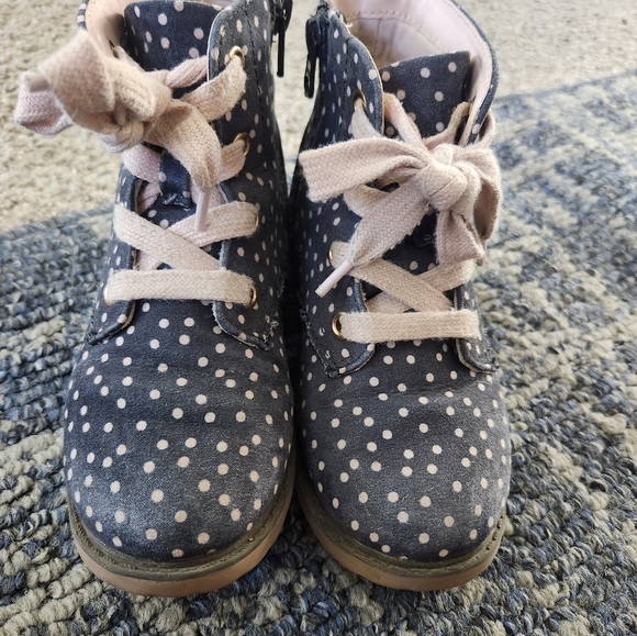 COPY - Little Girl shoes-Like New! - Picture 15 of 16